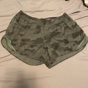 Lululemon Hotty Hot Shorts ll *Long 4”